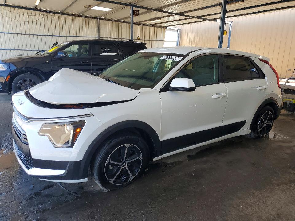 KIA NIRO 2026 with VIN KNDCP3LEXT5323674 - Photo from auction