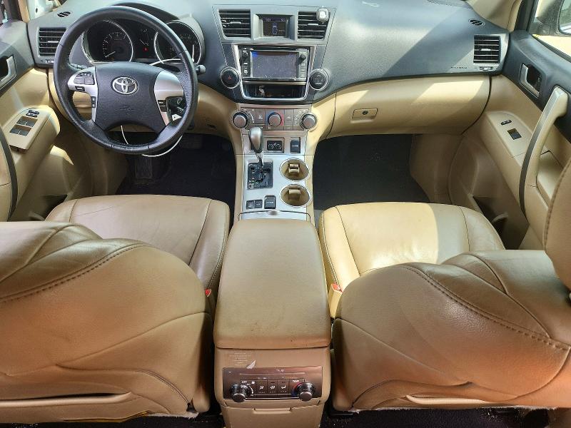 Photo 8 from auction – 2013 TOYOTA HIGHLANDER with VIN 5TDBK3EHXDS207856