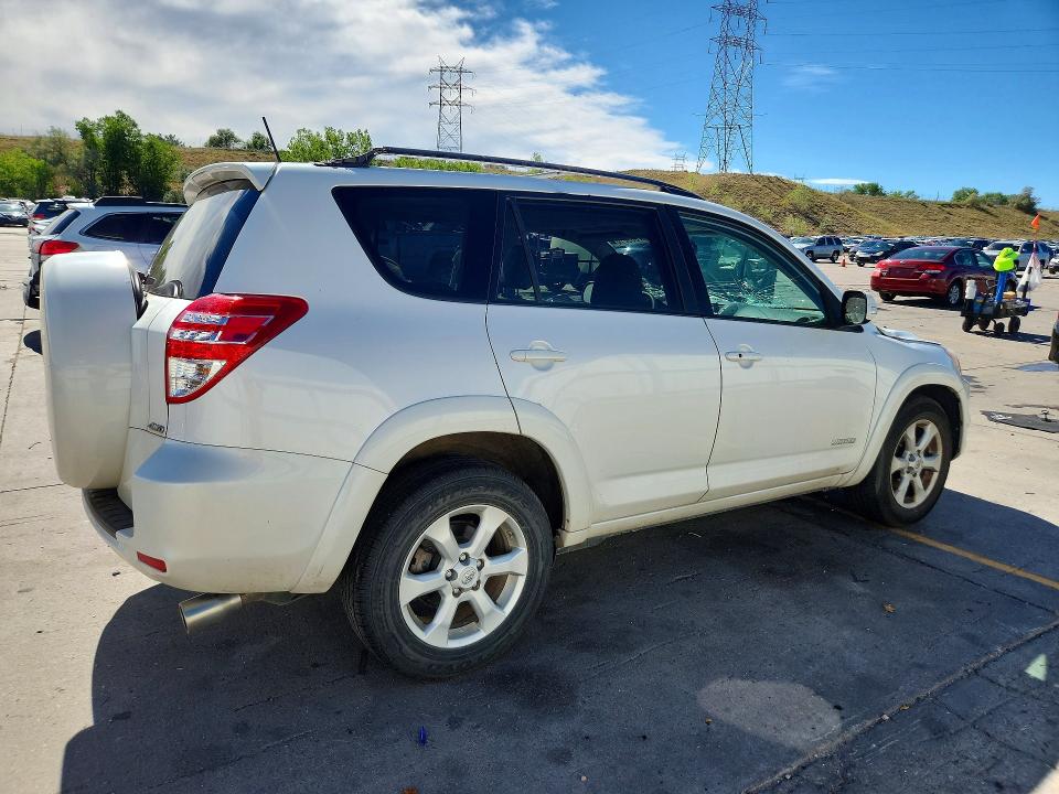 Photo 3 from auction – 2011 TOYOTA RAV4 with VIN 2T3DK4DV0BW041817