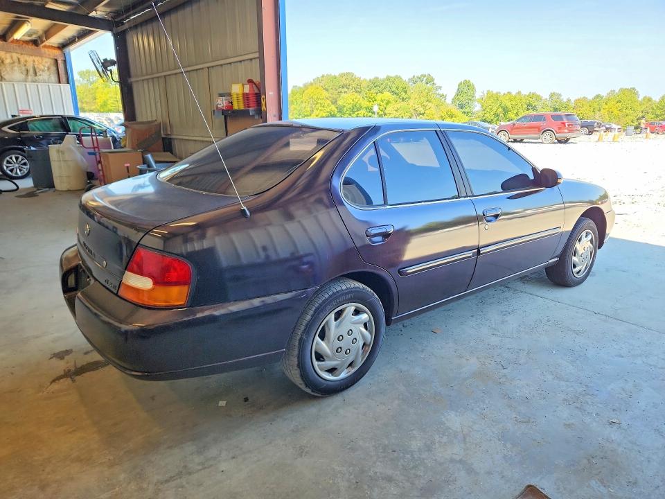 Photo 3 from auction – 1998 NISSAN ALTIMA with VIN 1N4DL01D9WC184913