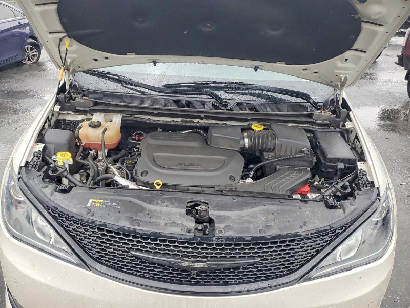 Photo 12 from auction – 2019 CHRYSLER PACIFICA with VIN 2C4RC1BG4KR657360
