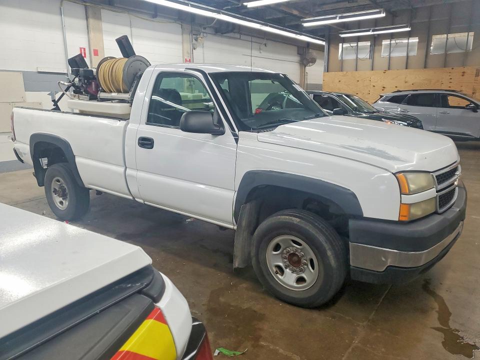 Photo 4 from auction – 2006 CHEVROLET SILVERADO with VIN 1GCHK24U46E265022