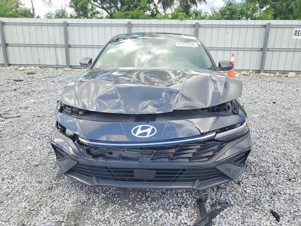 Снимка 5 от търг – 2024 HYUNDAI ELANTRA с VIN KMHLS4DG2RU672200