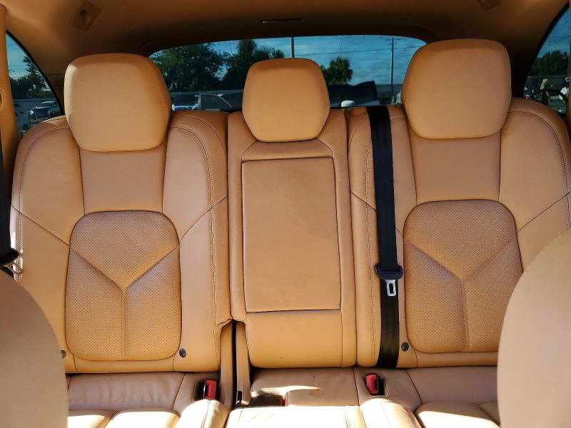 Photo 10 from auction – 2016 PORSCHE CAYENNE with VIN WP1AF2A26GKA44922
