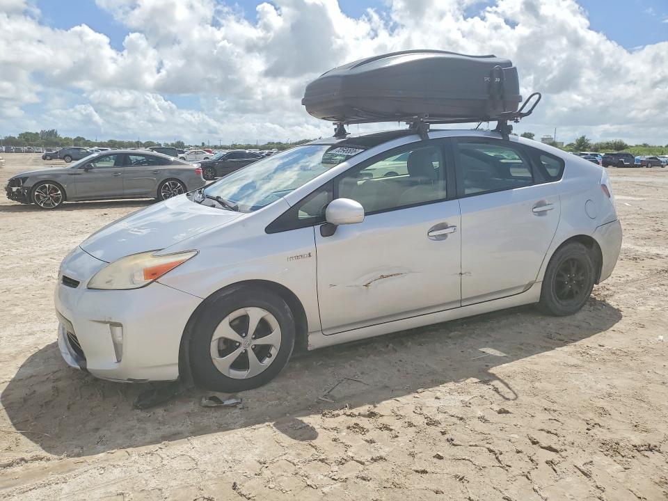 Снимка 1 от търг – 2013 TOYOTA PRIUS с VIN JTDKN3DU1D5562720