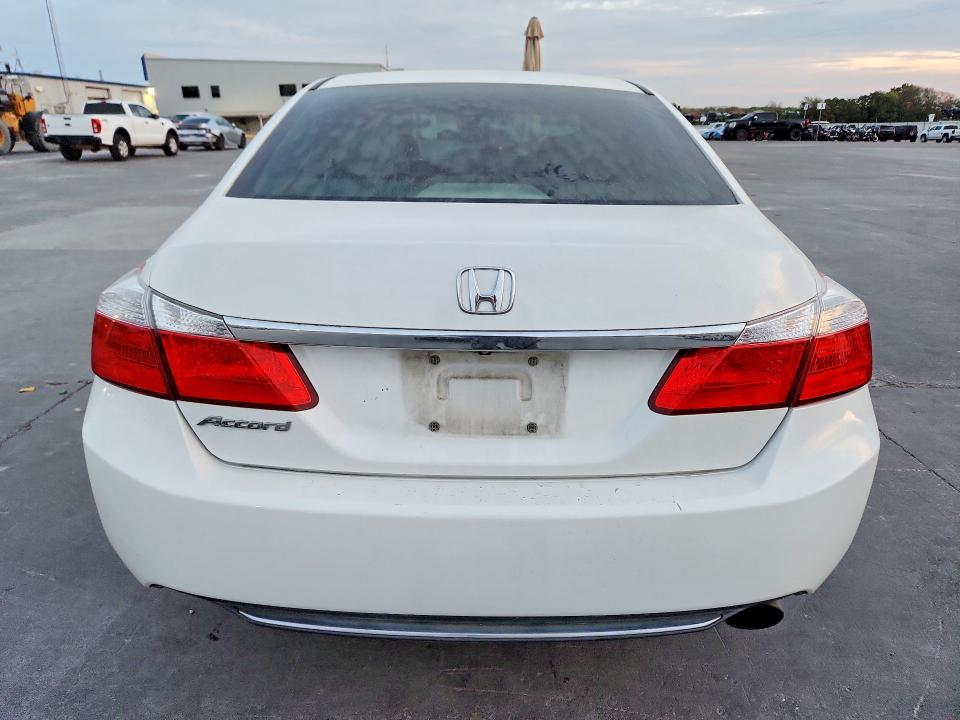 Снимка 6 от търг – 2015 HONDA ACCORD с VIN 1HGCR2F75FA193317