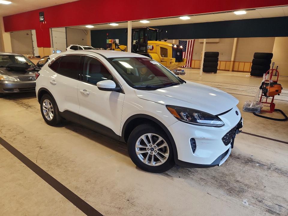 Photo 4 from auction – 2020 FORD ESCAPE with VIN 1FMCU9G61LUA89120