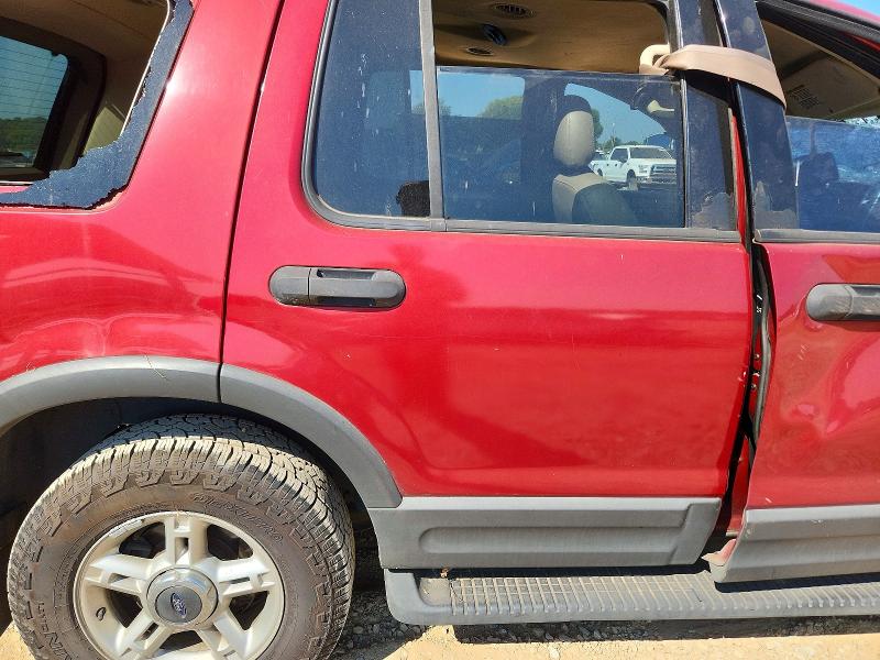 Photo 11 from auction – 2003 FORD EXPLORER with VIN 1FMZU63W83UA45677