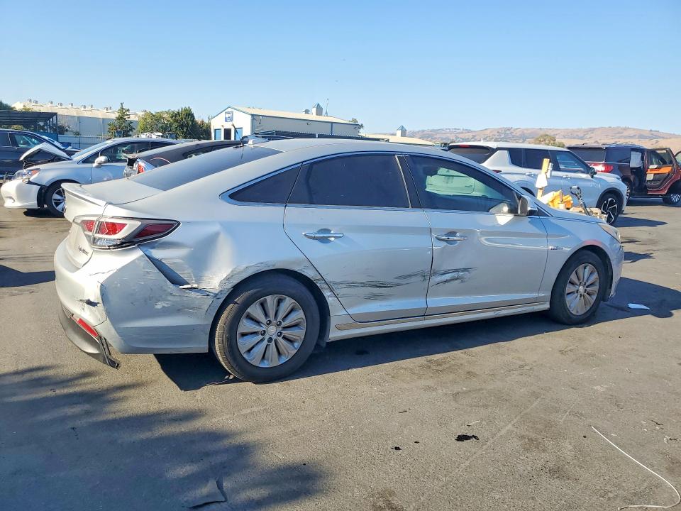 Снимка 3 от търг – 2017 HYUNDAI SONATA HYBRID с VIN KMHE24L17HA059589