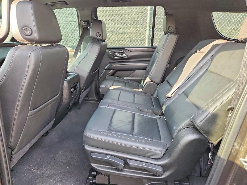 Photo 11 from auction – 2021 CHEVROLET SUBURBAN with VIN 1GNSCCKD0MR237047