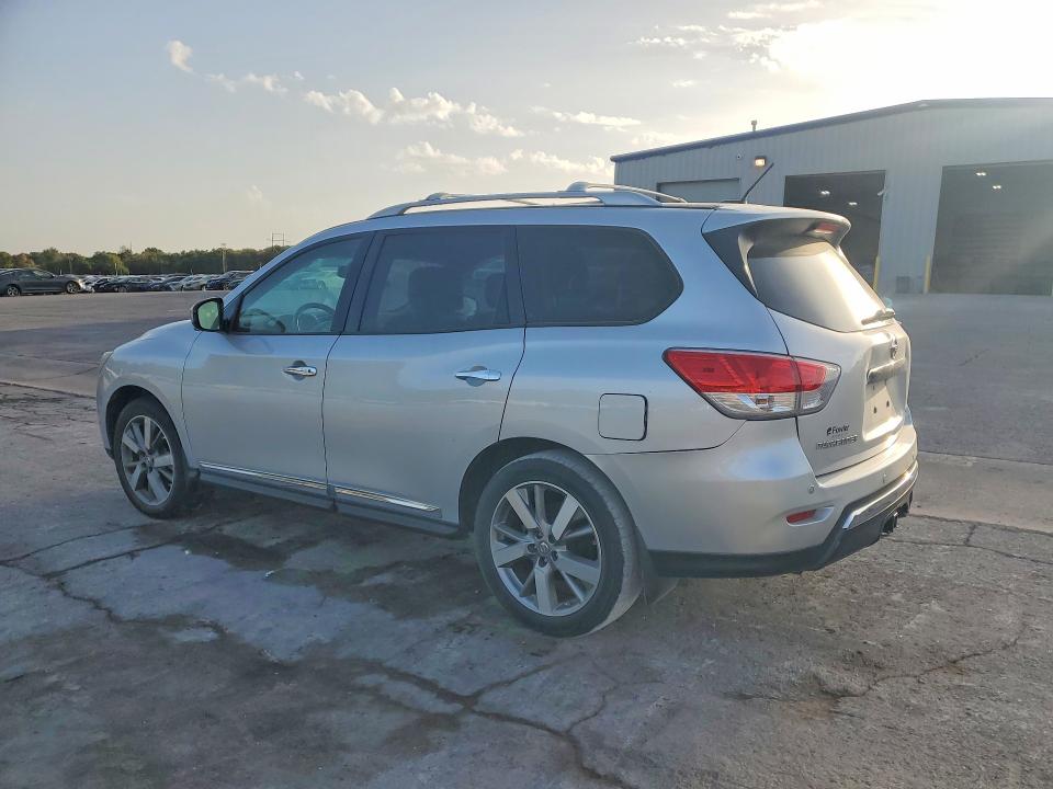 Photo 2 from auction – 2013 NISSAN PATHFINDER with VIN 5N1AR2MN1DC684021