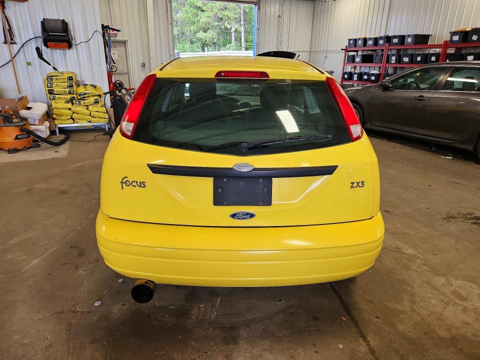 Foto 6 de la subasta – 2001 FORD FOCUS con VIN 3FAFP31321R154460