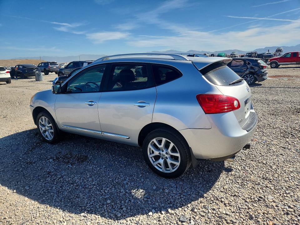 Photo 2 from auction – 2013 NISSAN ROGUE with VIN JN8AS5MV6DW113847
