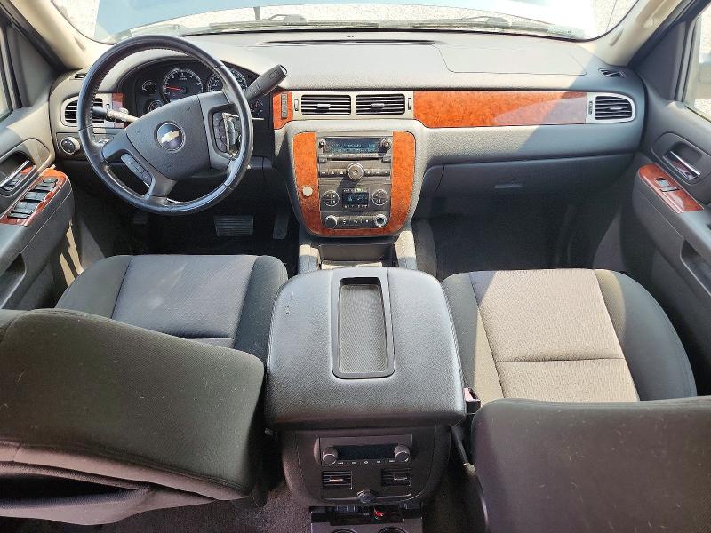 Photo 8 from auction – 2010 CHEVROLET AVALANCHE with VIN 3GNVKFE01AG107056