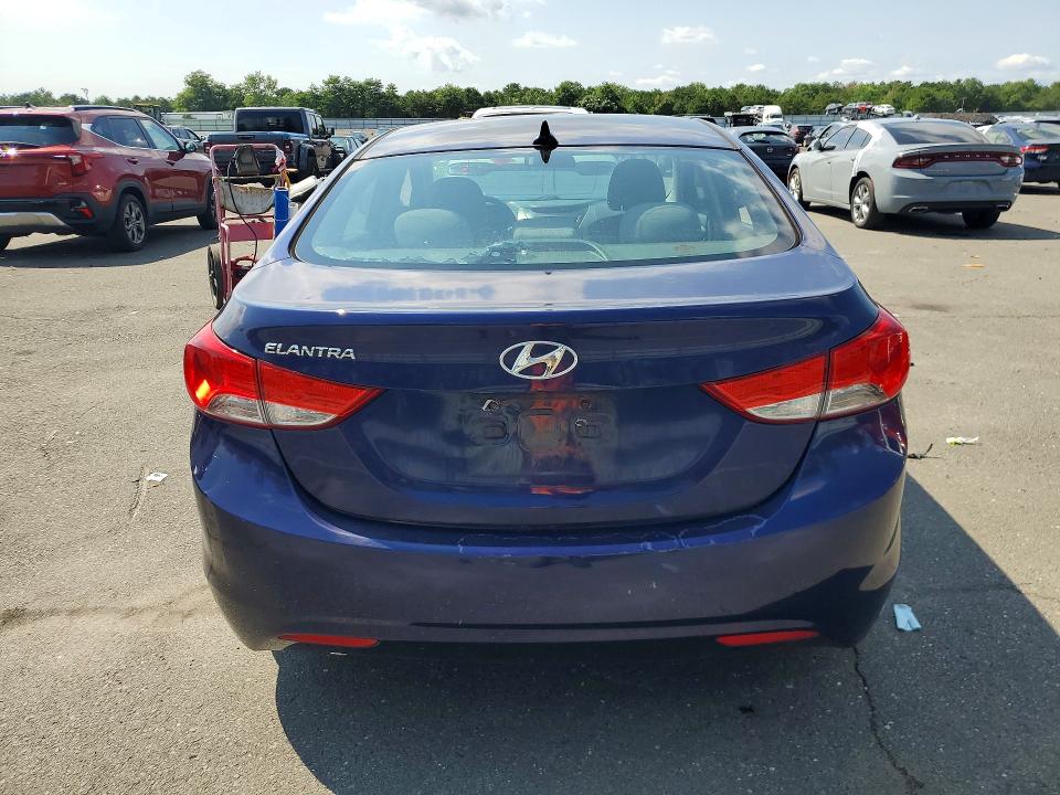 Photo 6 from auction – 2013 HYUNDAI ELANTRA with VIN 5NPDH4AE2DH193286