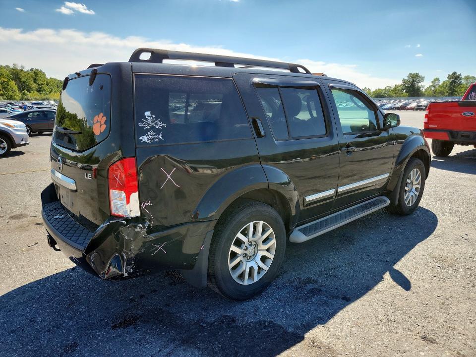 Photo 3 from auction – 2011 NISSAN PATHFINDER with VIN 5N1AR1NB0BC630365