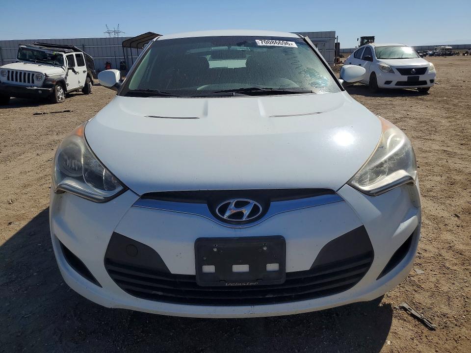 Photo 5 from auction – 2015 HYUNDAI VELOSTER with VIN KMHTC6ADXFU236466