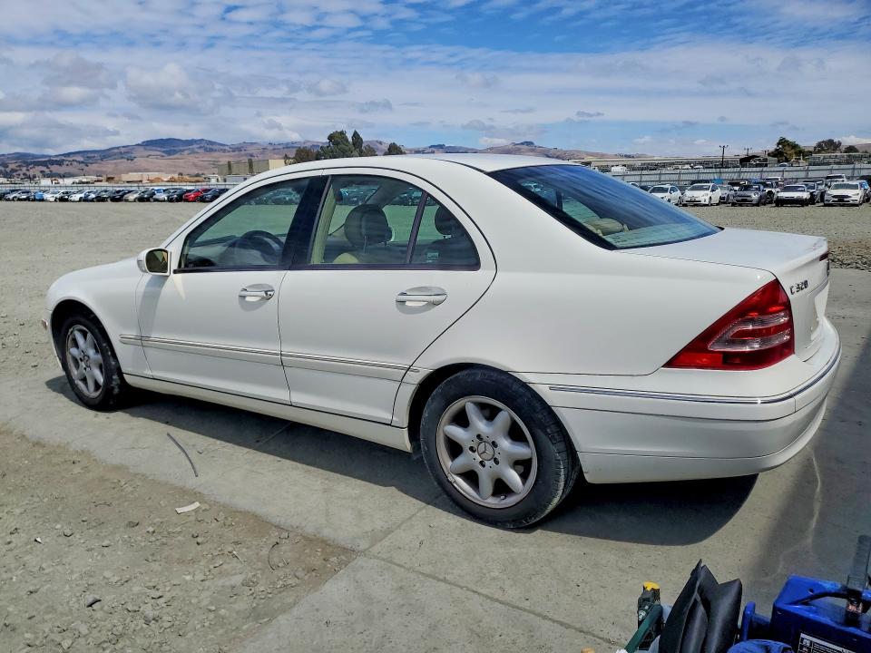 Photo 2 from auction – 2004 MERCEDES-BENZ C with VIN WDBRF64J64F514013