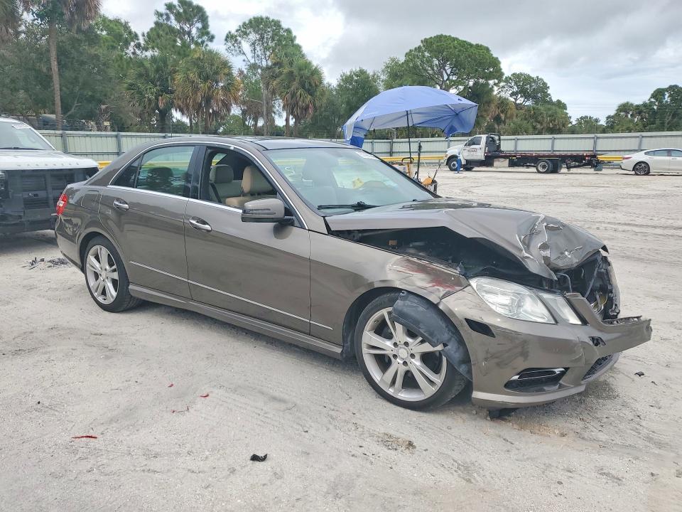 Снимка 4 от търг – 2013 MERCEDES-BENZ E с VIN WDDHF5KB9DA704216