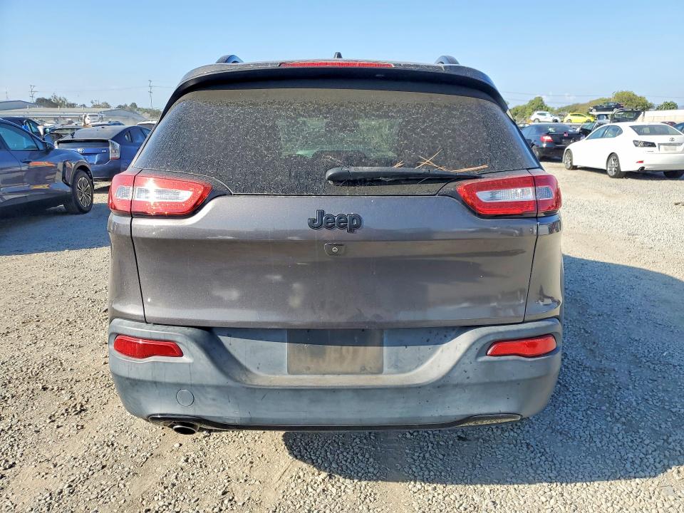Photo 6 from auction – 2018 JEEP CHEROKEE with VIN 1C4PJLCBXJD556448