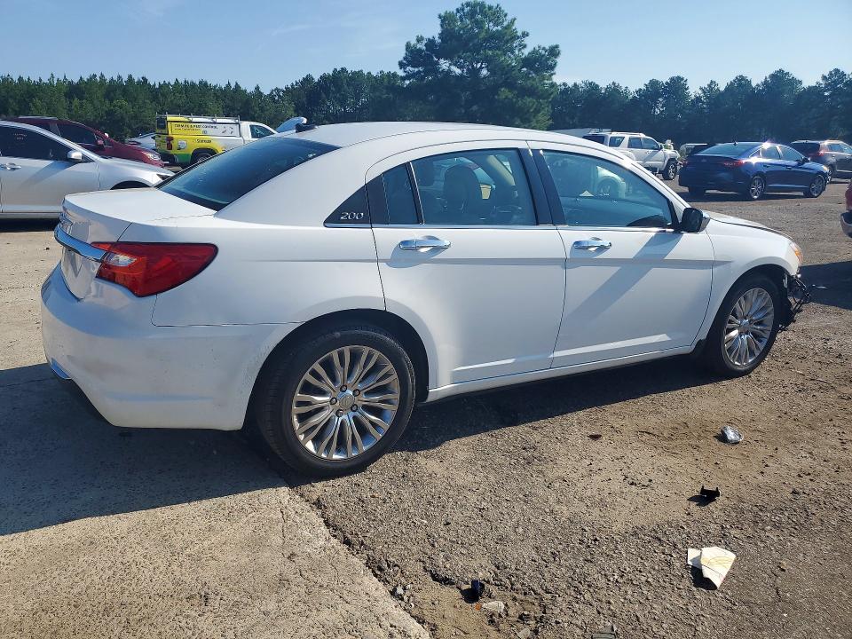 Photo 3 from auction – 2013 CHRYSLER 200 with VIN 1C3CCBCG7DN676578