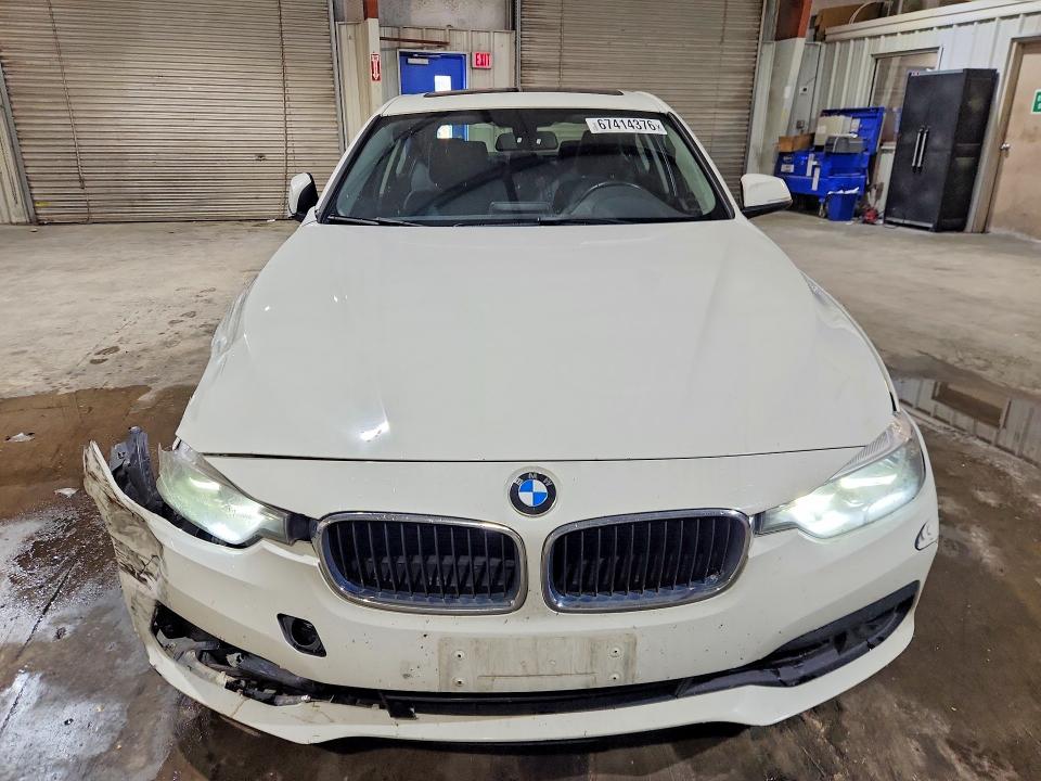 Foto 5 de la subasta – 2016 BMW 320 con VIN WBA8A3C53GK551446