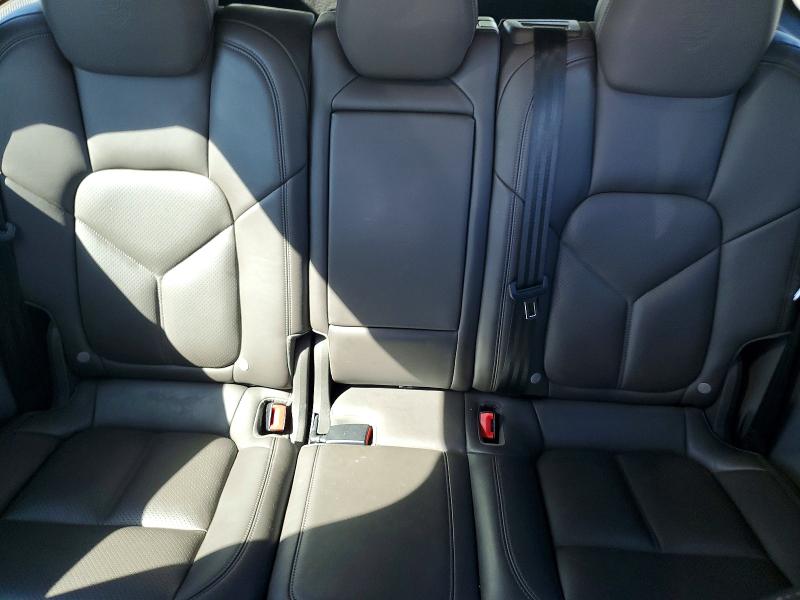 Photo 10 from auction – 2017 PORSCHE CAYENNE with VIN WP1AE2A27HLA75689