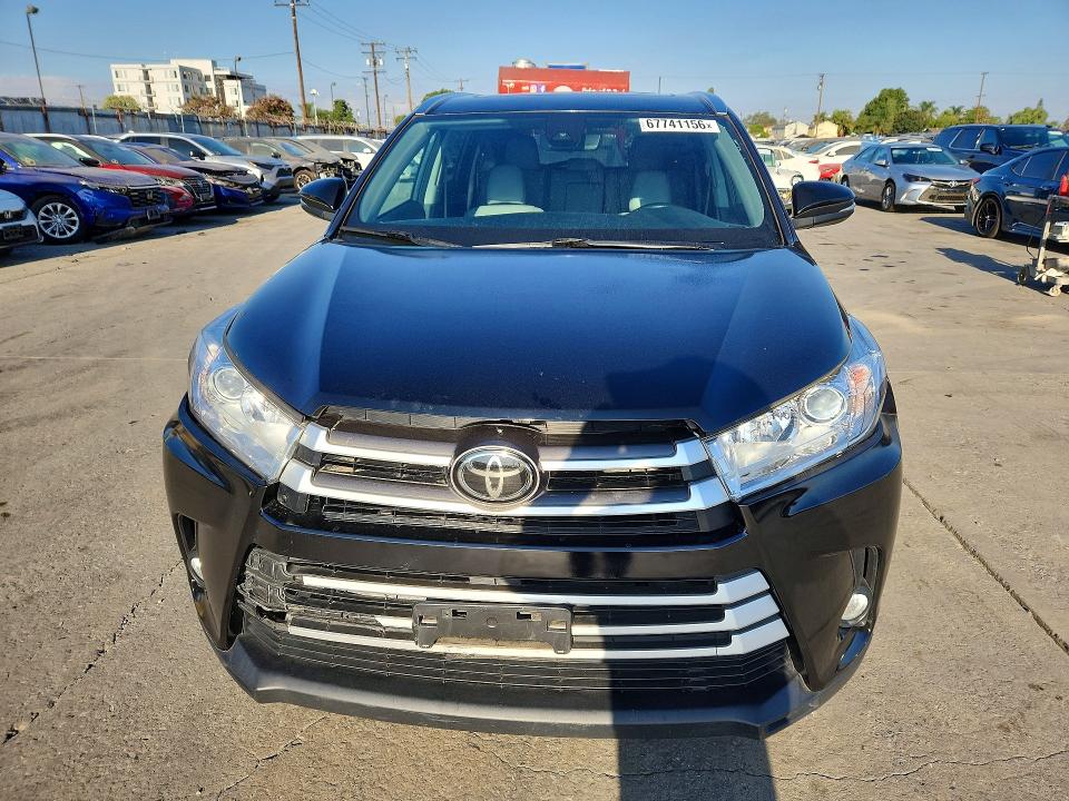 Foto 5 de la subasta – 2018 TOYOTA HIGHLANDER con VIN 5TDJZRFH4JS843967