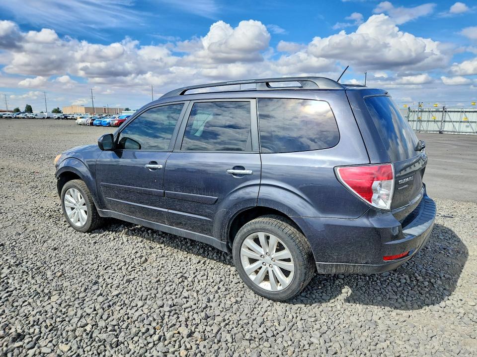 Photo 2 from auction – 2013 SUBARU FORESTER with VIN JF2SHADC1DH407393