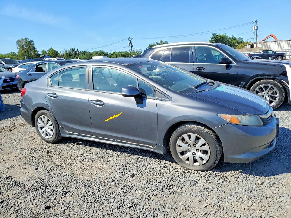 Photo 4 from auction – 2012 HONDA CIVIC with VIN 2HGFB2F50CH330676