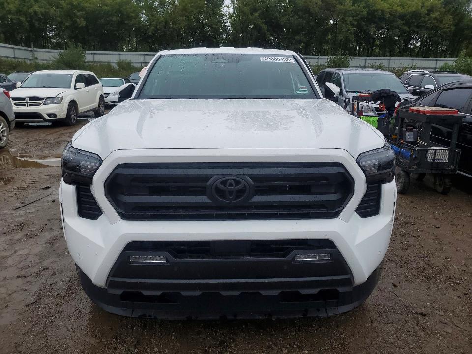 Photo 5 from auction – 2024 TOYOTA TACOMA with VIN 3TMLB5JN3RM022468