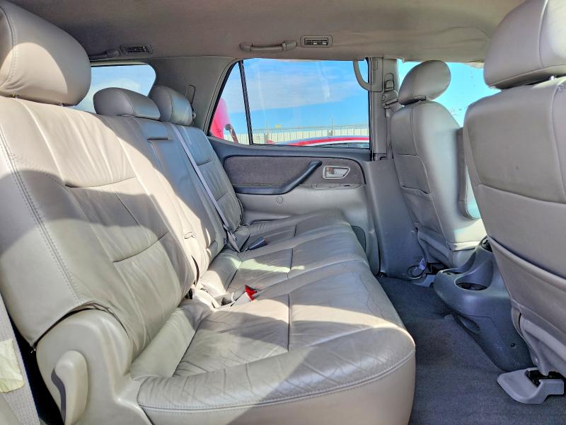 Photo 11 from auction – 2001 TOYOTA SEQUOIA with VIN 5TDBT44AX1S046833