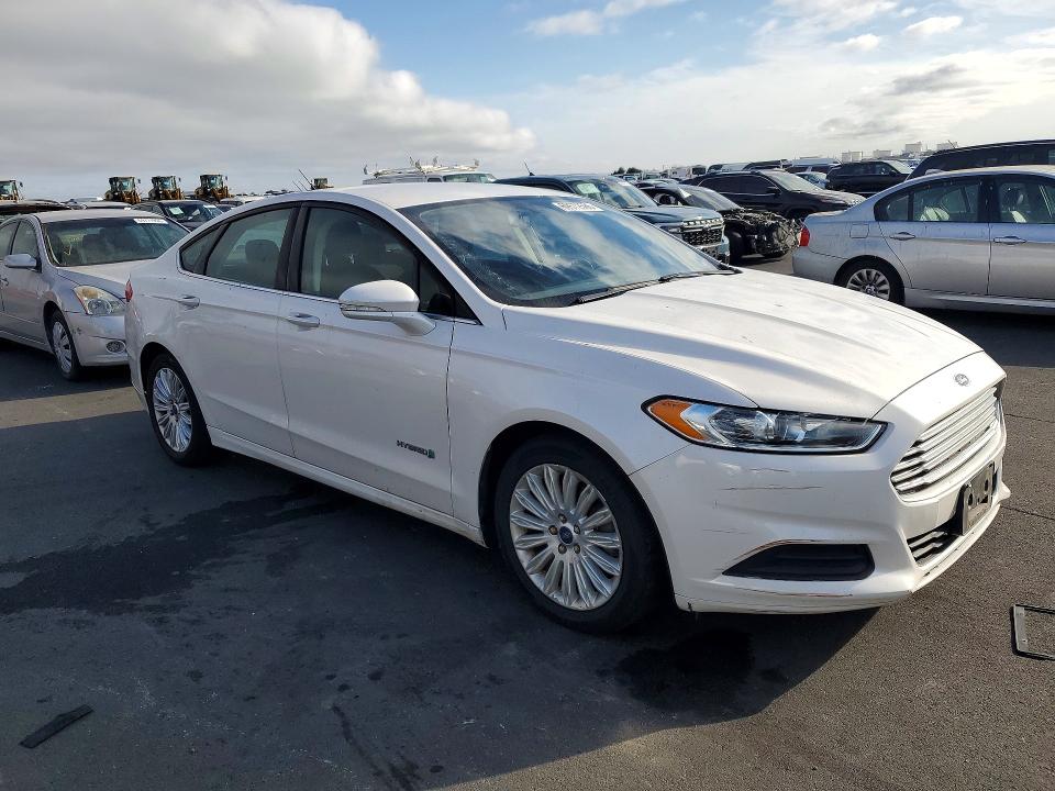 Фото 4 с аукциона – 2015 FORD FUSION с VIN 3FA6P0LU7FR214504