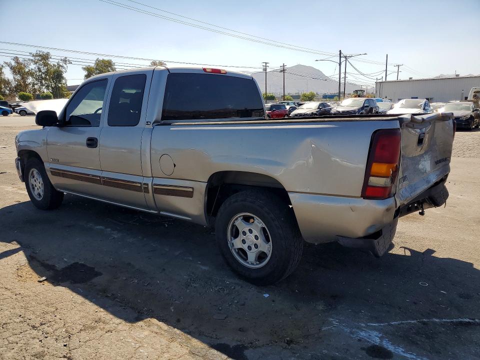 Photo 2 from auction – 2002 CHEVROLET SILVERADO with VIN 2GCEC19V821348735