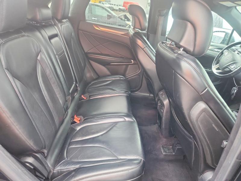 Photo 11 from auction – 2017 LINCOLN MKC with VIN 5LMCJ2D96HUL53824