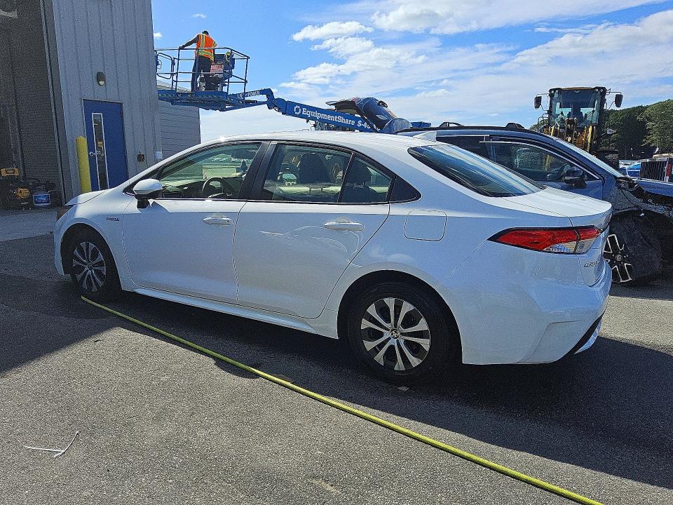 Photo 2 from auction – 2020 TOYOTA COROLLA with VIN JTDEBRBE3LJ027995