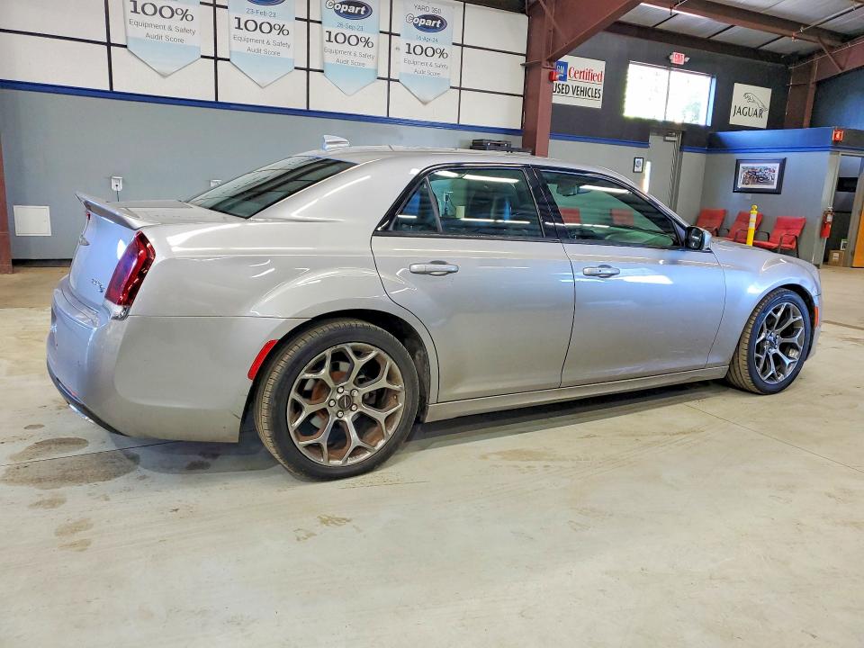 Photo 3 from auction – 2018 CHRYSLER 300 with VIN 2C3CCABG1JH266794