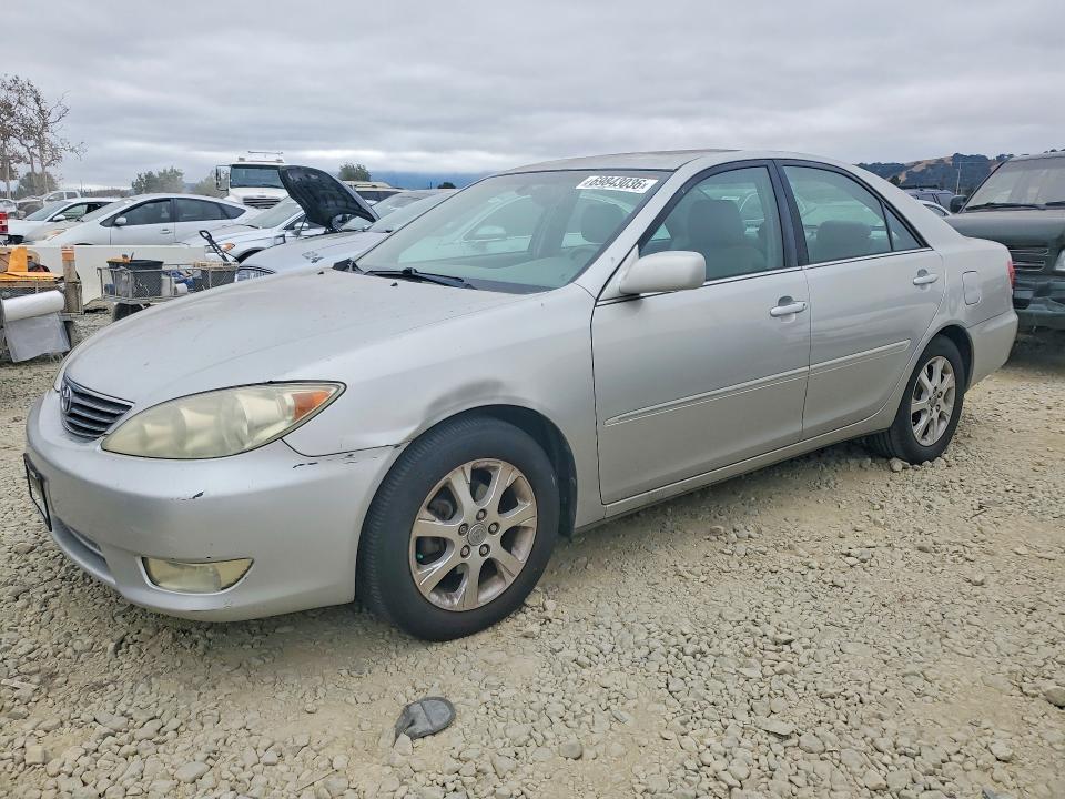 TOYOTA CAMRY 2005 with VIN 4T1BE30K05U527593 - Photo from auction
