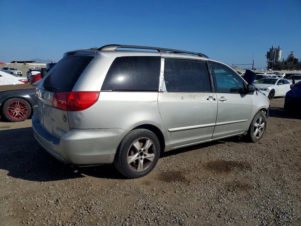 Photo 3 from auction – 2007 TOYOTA SIENNA with VIN 5TDZK23C77S011880