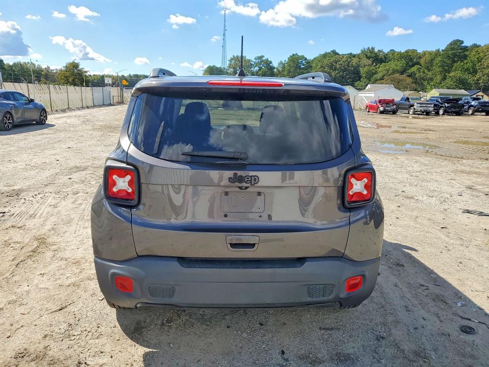 Photo 6 from auction – 2020 JEEP RENEGADE with VIN ZACNJABB0LPL92917