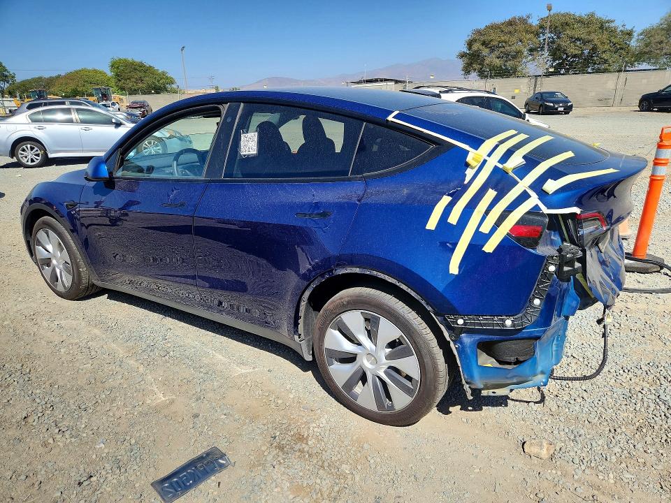Снимка 2 от търг – 2023 TESLA MODEL Y с VIN 7SAYGDEE3PA086541