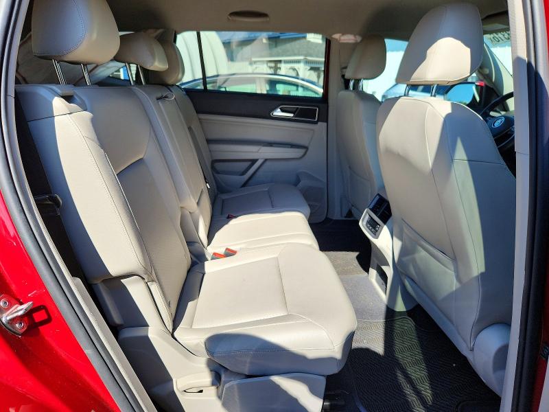 Photo 11 from auction – 2018 VOLKSWAGEN ATLAS with VIN 1V2LR2CA0JC560201