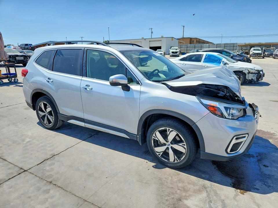 Photo 4 from auction – 2019 SUBARU FORESTER with VIN JF2SKAWC0KH445578