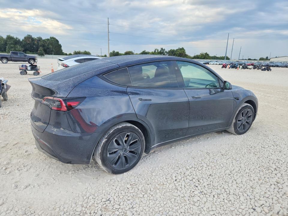 Снимка 3 от търг – 2025 TESLA MODEL Y с VIN 7SAYGDED5SA338712