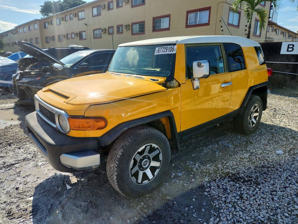 2007 TOYOTA FJ CRUISER - Търг №67729106