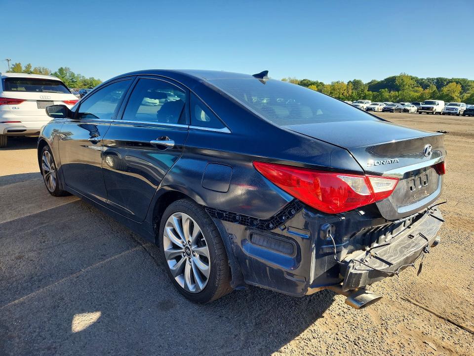 Photo 2 from auction – 2012 HYUNDAI SONATA with VIN 5NPEC4AC6CH336675