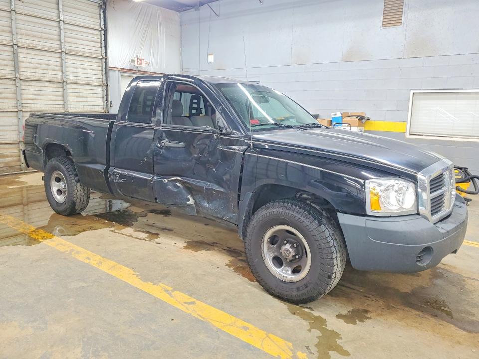 Photo 4 from auction – 2005 DODGE DAKOTA with VIN 1D7HE22K85S271310