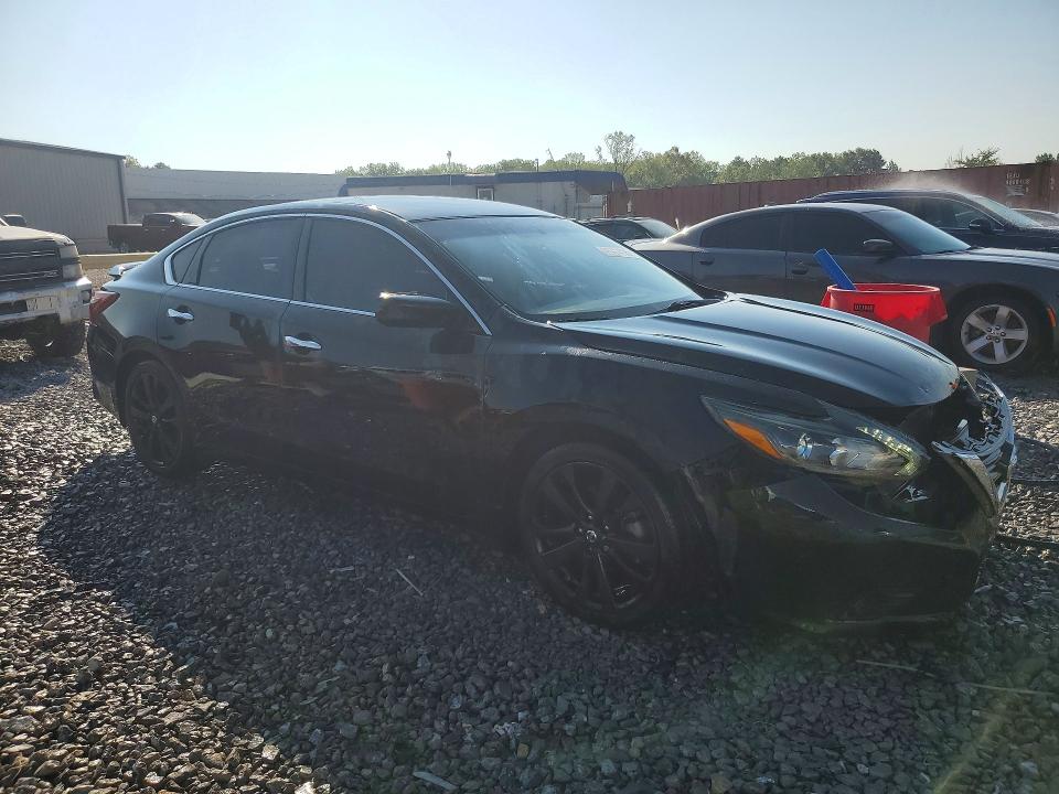 Photo 4 from auction – 2017 NISSAN ALTIMA with VIN 1N4AL3AP1HC185183