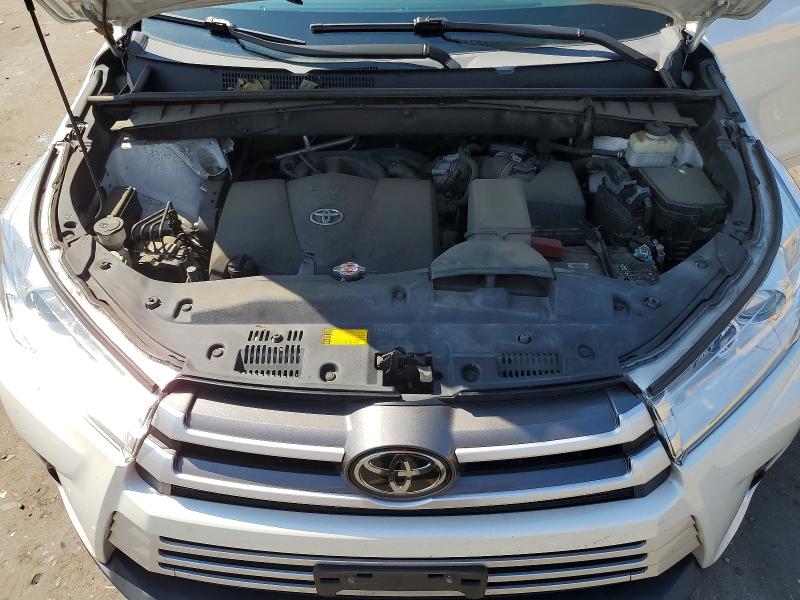 Photo 12 from auction – 2018 TOYOTA HIGHLANDER with VIN 5TDJZRFHXJS911124