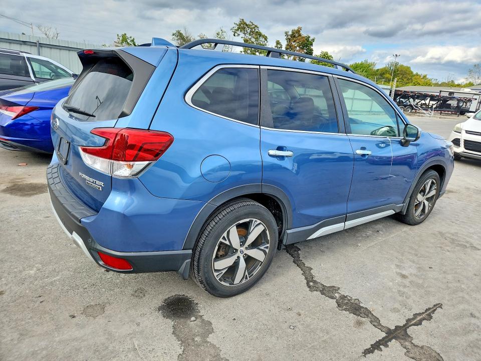 Фото 3 с аукциона – 2019 SUBARU FORESTER с VIN JF2SKAWC2KH568587